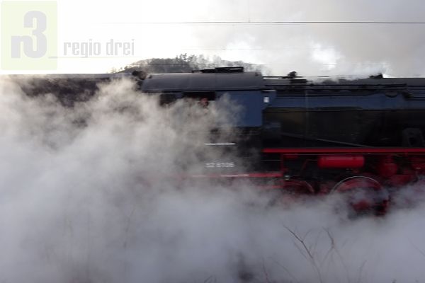 Die Dampflokomotive 52 6106 der Vulkan-Eifel-Bahn.