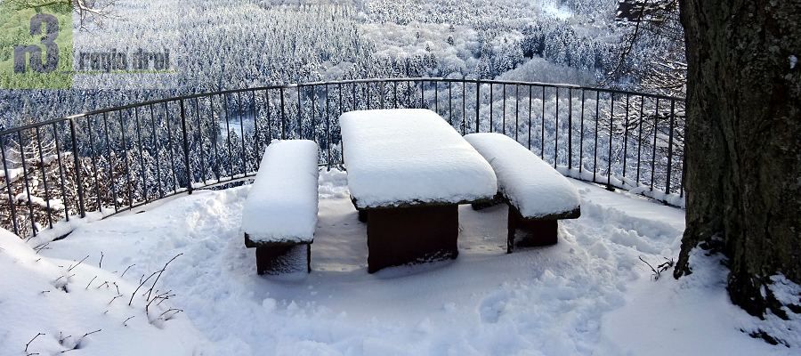 Der Elisensitz in Kastel-Staadt im Winter.