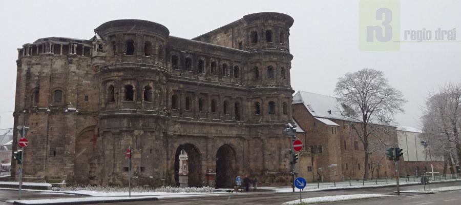 Trier: Porta Nigra im Winter