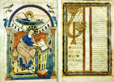 Herausragend im Bestand ist das Ada-Evangeliar, das zwischen 790 und 810 entstanden ist und dessen Text komplett in Gold geschrieben ist, Foto: Wissenschaftliche Bibliothek/Anja Runkel