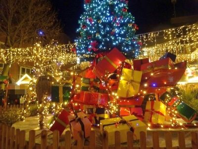 Der Weihnachtsmarkt in Merrzig präsentiert auch 2022 ein umfangreiches vorweihnachtliches Programm rund um das Merziger Rathaus.