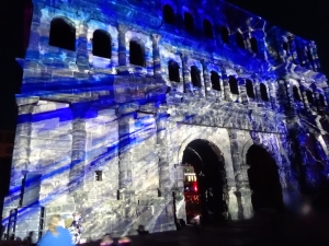 Illuminale 2021: Videomapping auf die Fassade der Porta Nigra, des Wahrzeichens der Stadt Trier. Archivfoto/regiodrei