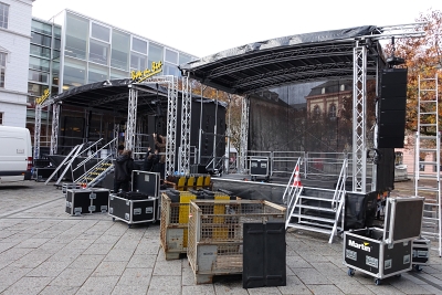 Erstmalig werden für den Countdown am 11.11. auf dem
Kornmarkt in Trier zwei Bühnen aufgebaut. Foto: hb/regiodrei