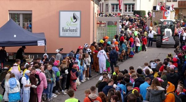 Fastnachtsumzug In Serrig 2024