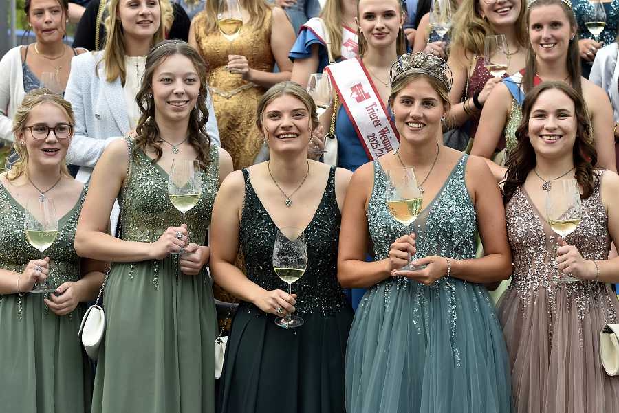 Weinfest Klüsserath 2025 – Krönung der Weinkönigin 2025/26 – Foto: Werner Neujoks
