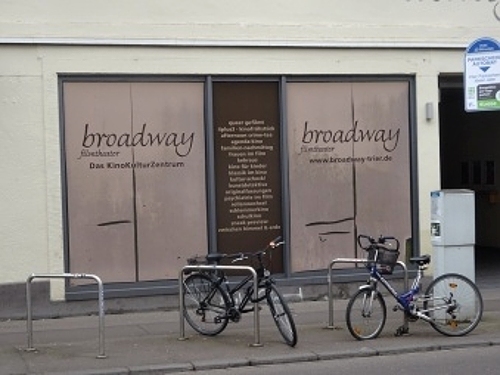 Am 28. November 2025, wird im Trierer Broadway ein Filmvoabend der besonderen Art stattfinden. Foto: Regio Drei