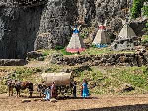 Eine der schönsten Naturbühnen für Karl-May-Abenteuer Inszenierungen steht im sauerländischen Elspe (Nordrhein-Westfalen). Foto: regiodrei.de/hb