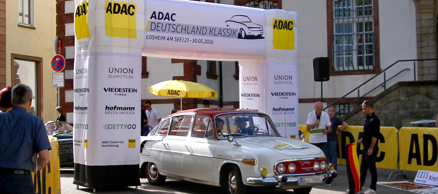 In Merzig am Start ein Tatra 603, Baujahr 1965, pilotiert von Hans-Karl Jahn und Gabriele Fiedler. Der Wagen des tschechoslowakischen Automobilherstellers Tatra wurde von 1956 bis 1975 hergestellt und ist ein einzigartiger und begehrter Oldtimer. Foto. Regio Drei/K.H.Bruxmeier